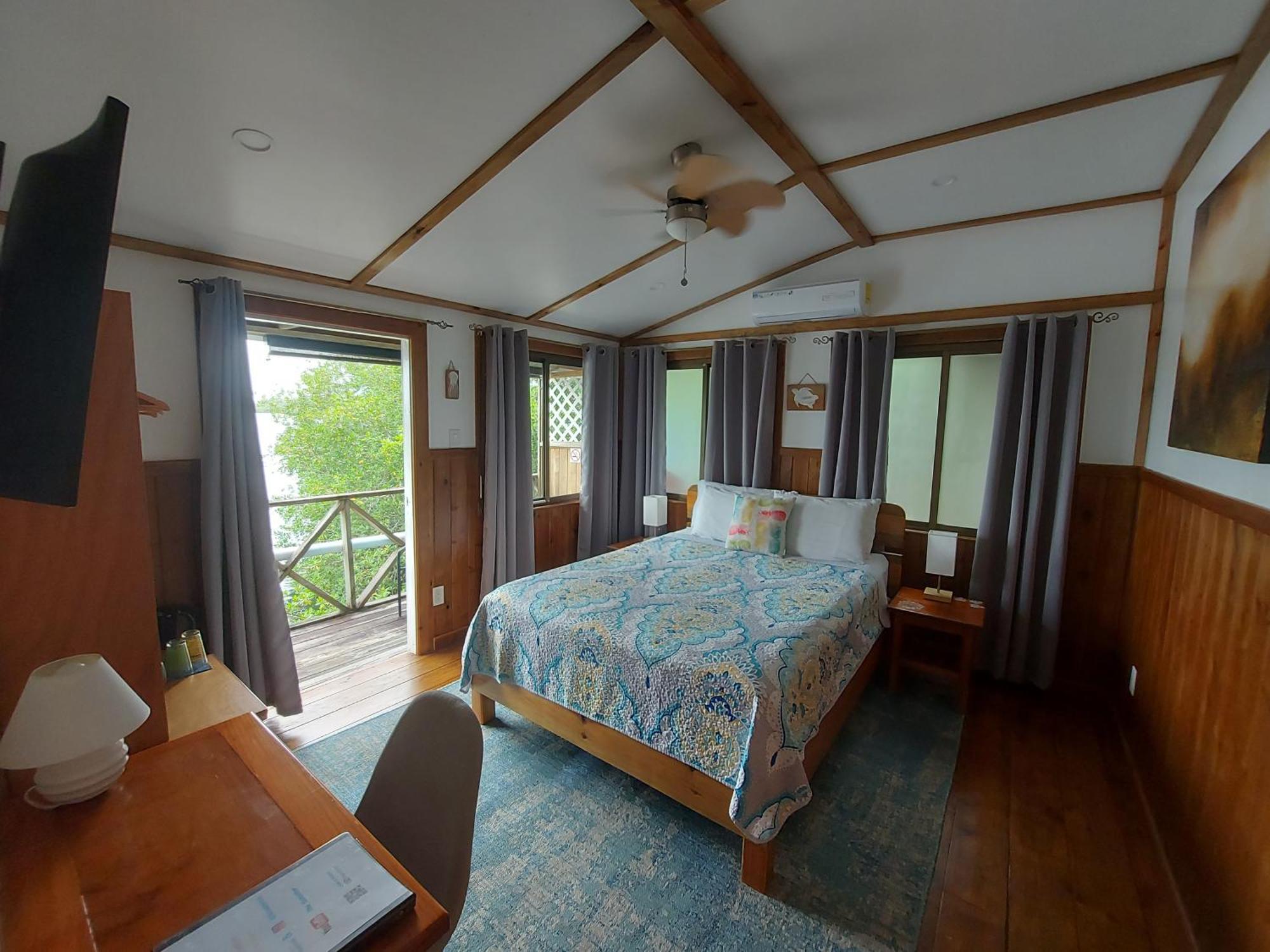 The Sunsetter Bed & Breakfast Bocas del Toro Eksteriør billede